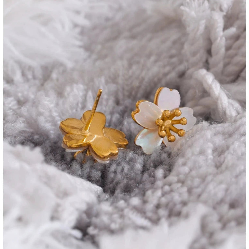 PoisedMe High Quality Natural Shell Flower Golden Daily Stud Earrings for Women Prevent Allergy Stainless Steel Exquisite Jewelry 