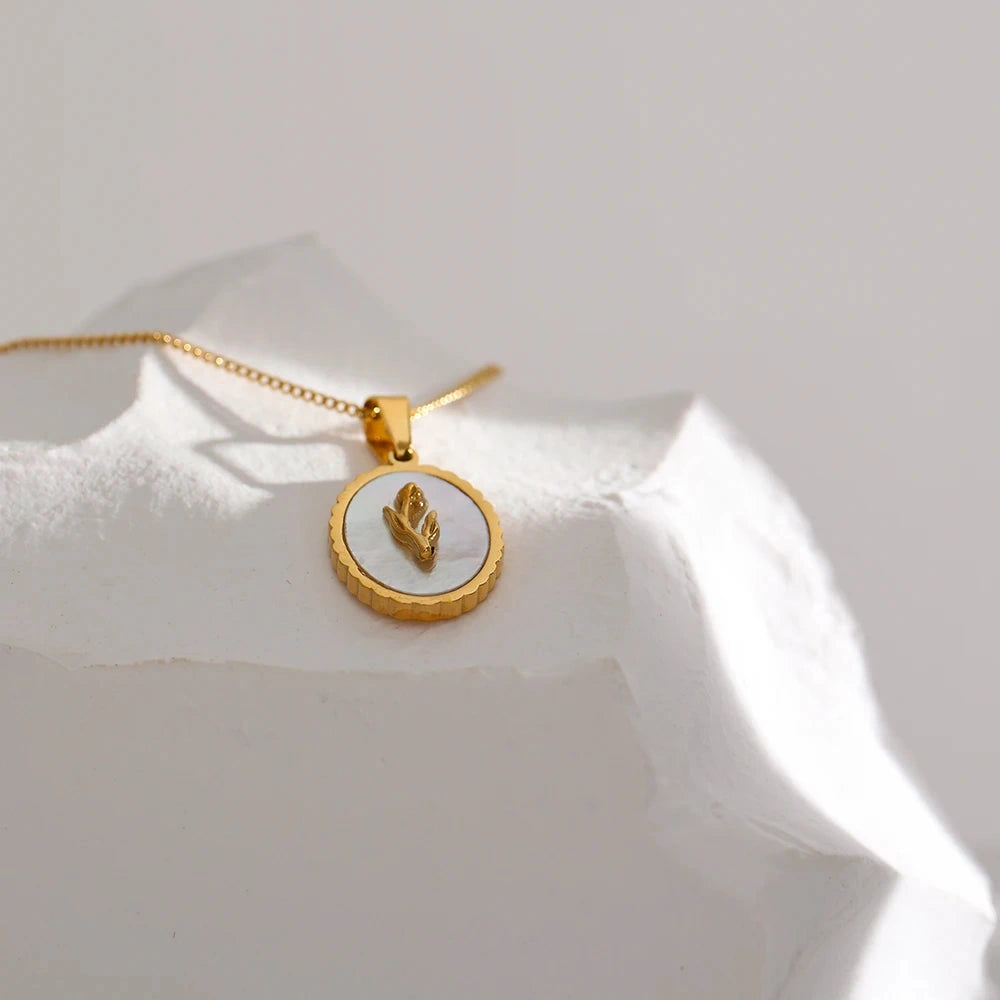 Stainless Steel Flower Pendant Necklace Trendy Natural Shell Round Collar Necklace High Quality Jewelry ожерелье Gift by PoisedMe