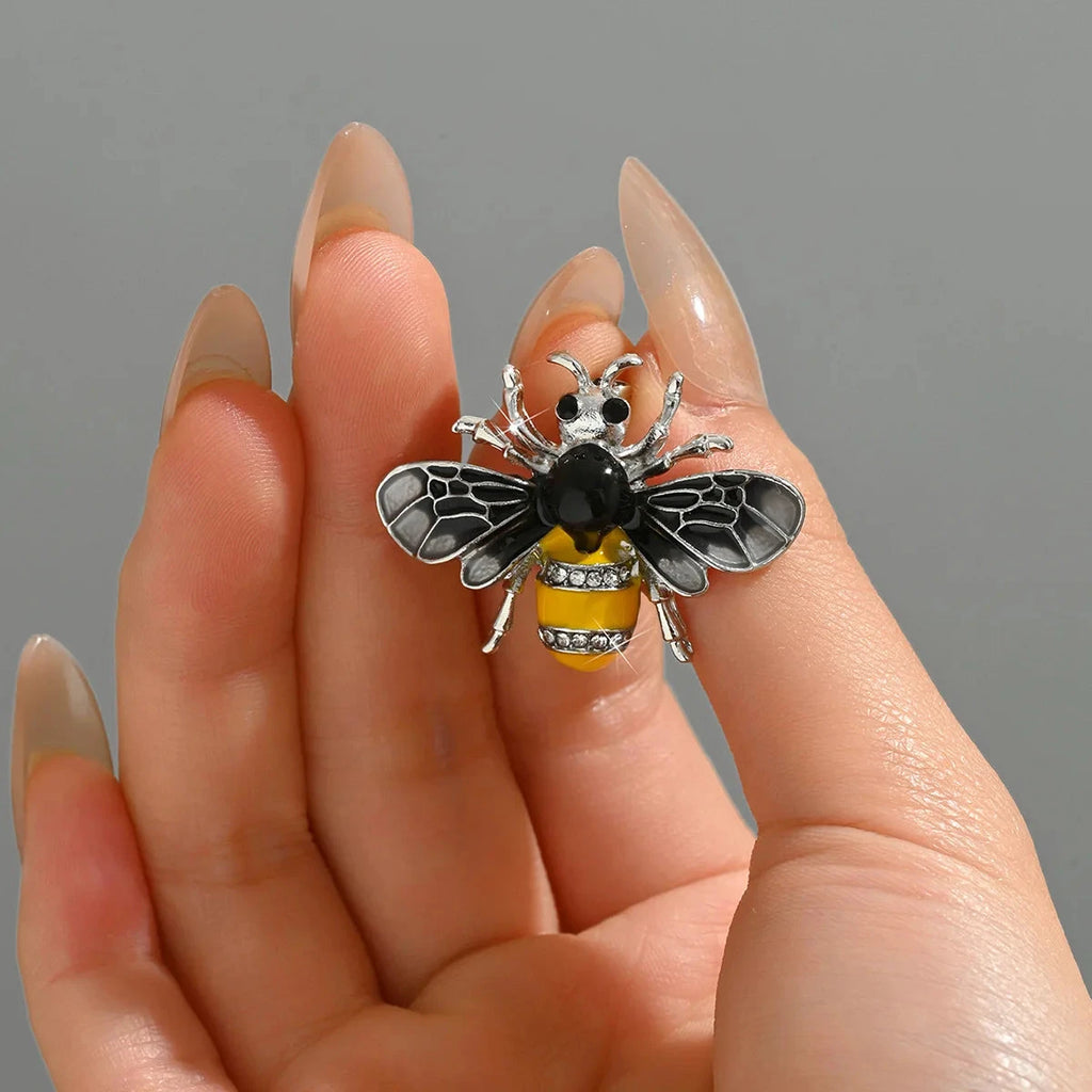 1 Pc Temperament Bee Brooch – Rhinestone Insect Pin | Elegant Electroplated Zinc Alloy Fashion Jewelry for Women by PoisedMe
