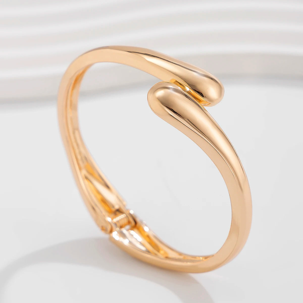 Ingemark Creative Water Drop Wide Metal Bangle for Women Gold Color Geometric Twisted Bracelets Steampunk Couple Jewelry Gift